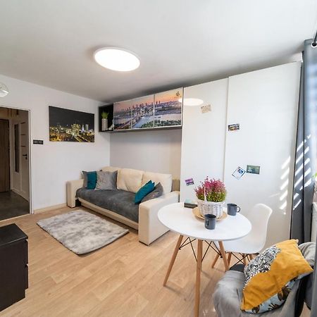 Metro Lux Home Apartment Varsavia Esterno foto