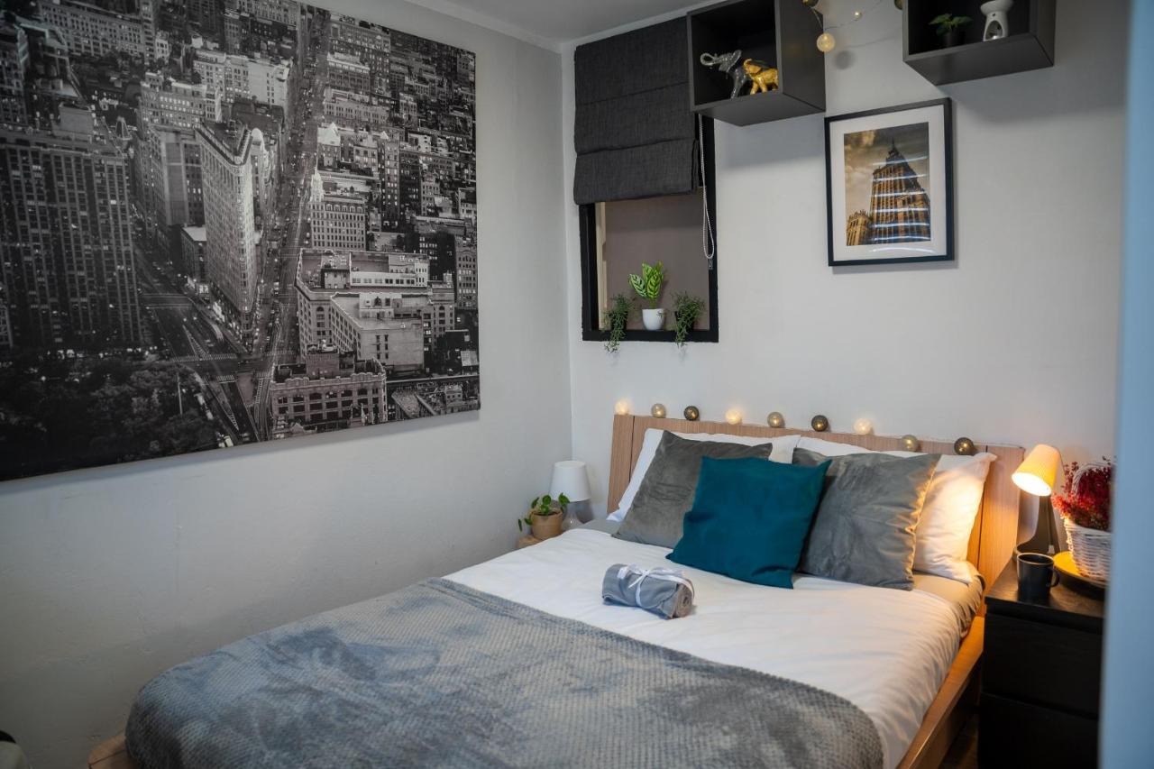Metro Lux Home Apartment Varsavia Esterno foto