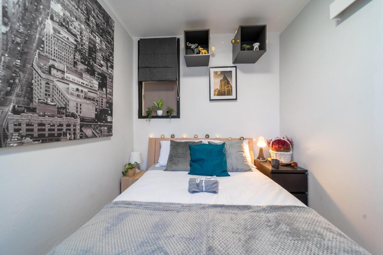 Metro Lux Home Apartment Varsavia Esterno foto