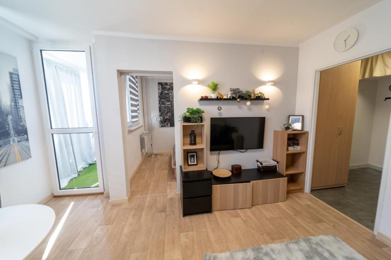 Metro Lux Home Apartment Varsavia Esterno foto