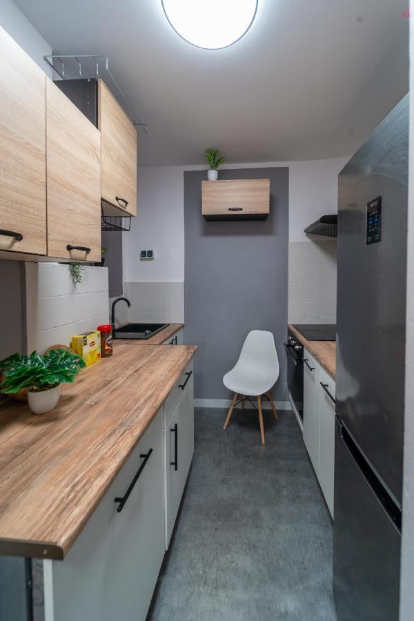 Metro Lux Home Apartment Varsavia Esterno foto